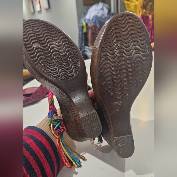 LAURA R Handwoven Colorful Wedges In Multi. Adjustable Back. Size 5(fits Like 6) - Picture 14 of 16